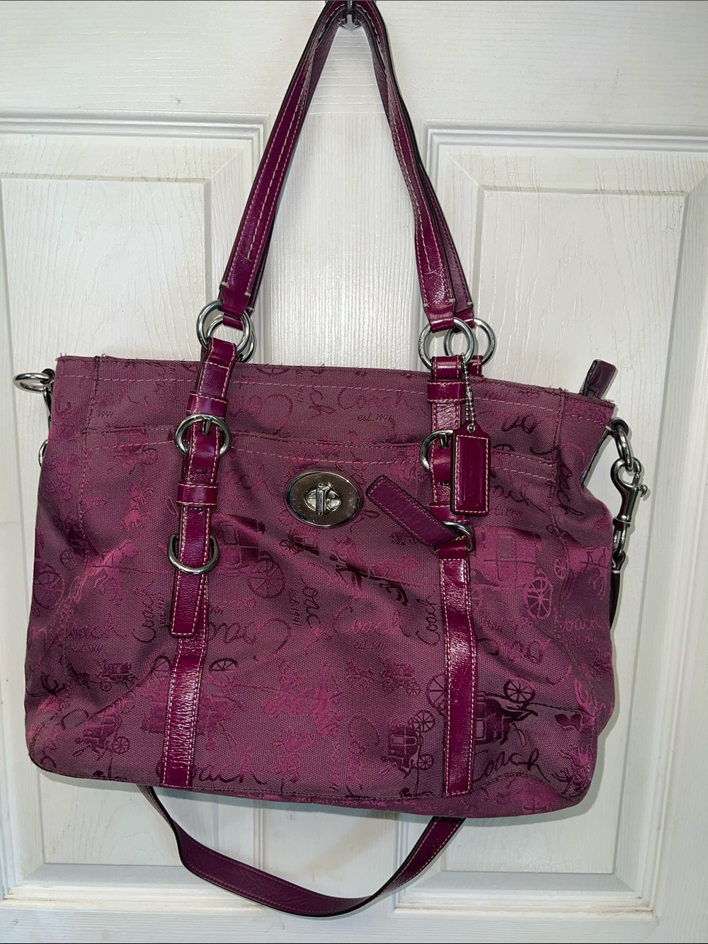Y2K Era Coach Chelsea Horse and Carriage print tote
